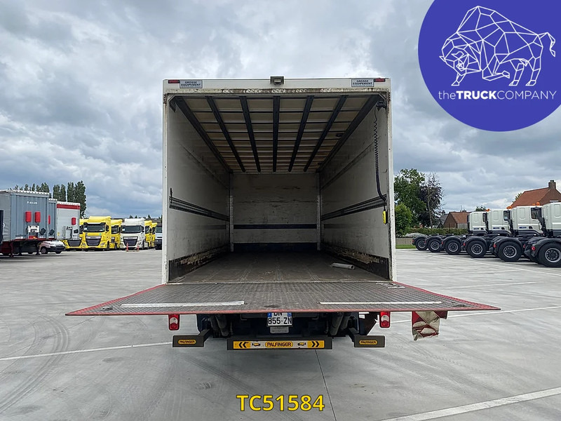 Renault D 210 - Camion fourgon: photos 2 Renault D 210 - Camion fourgon: photos 2