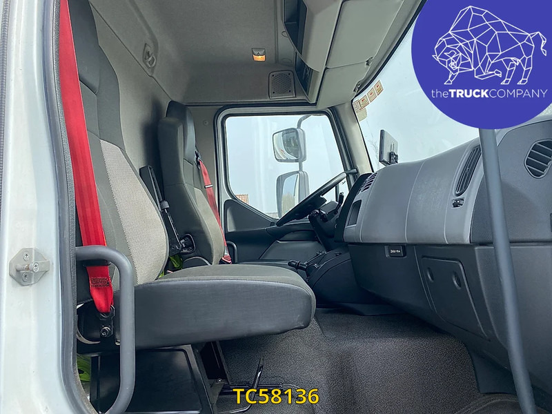 Renault D 240 - Camion fourgon: photos 2 Renault D 240 - Camion fourgon: photos 2
