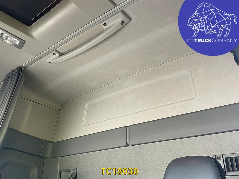 Renault T 460 - Camion fourgon: photos 4 Renault T 460 - Camion fourgon: photos 4