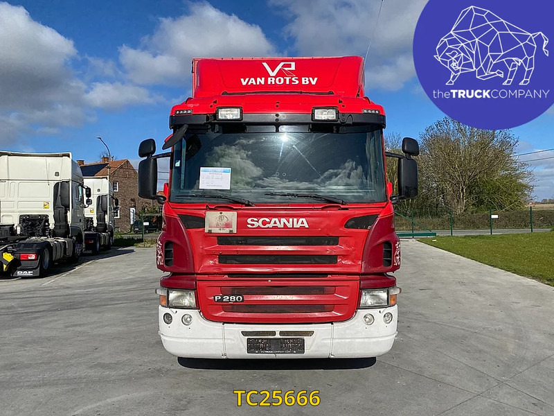 Scania P 280 - Camion à rideaux coulissants: photos 2 Scania P 280 - Camion à rideaux coulissants: photos 2