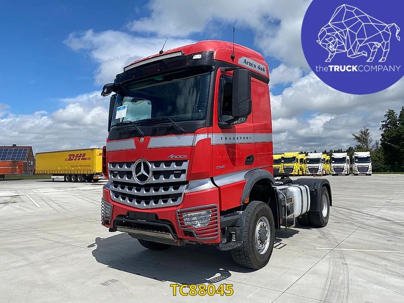 Mercedes-Benz Arocs 1948 - Tracteur routier: photos 1 Mercedes-Benz Arocs 1948 - Tracteur routier: photos 1