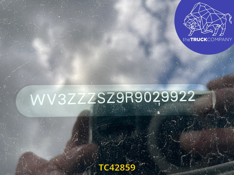 Volkswagen Crafter 2.0 TDI BOX + LIFT - Fourgon: photos 3 Volkswagen Crafter 2.0 TDI BOX + LIFT - Fourgon: photos 3
