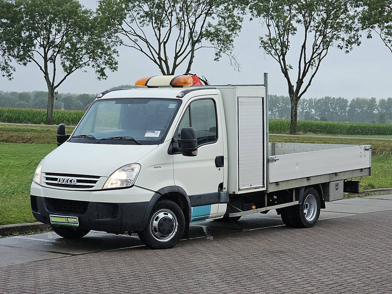 Iveco Daily 40C15 XL FASSI laadkraan - Fourgon plateau: photos 2 Iveco Daily 40C15 XL FASSI laadkraan - Fourgon plateau: photos 2