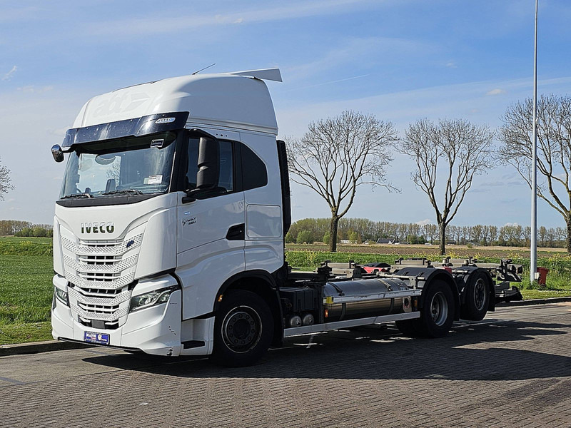 Iveco S-WAY AS260S46 LNG INT. STEERAXLE - Camion porte-conteneur/ Caisse mobile: photos 2 Iveco S-WAY AS260S46 LNG INT. STEERAXLE - Camion porte-conteneur/ Caisse mobile: photos 2