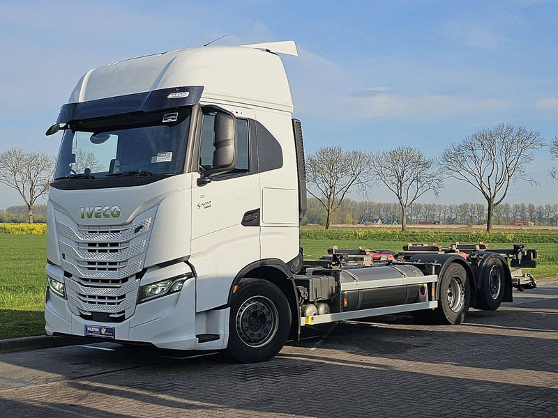 Iveco S-WAY AS260S46 LNG INT. STEERAXLE - Camion porte-conteneur/ Caisse mobile: photos 2 Iveco S-WAY AS260S46 LNG INT. STEERAXLE - Camion porte-conteneur/ Caisse mobile: photos 2