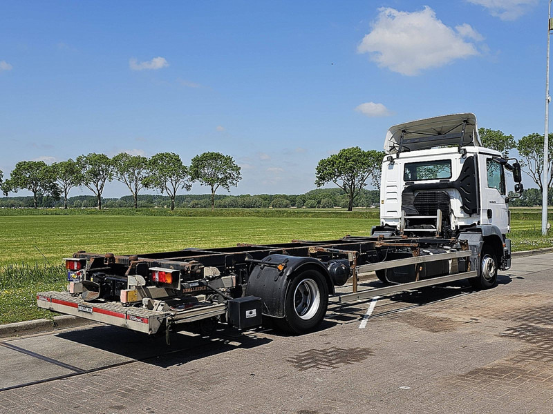 MAN 12.250 TGM LL AIRCO TAILLIFT - Camion porte-conteneur/ Caisse mobile: photos 3 MAN 12.250 TGM LL AIRCO TAILLIFT - Camion porte-conteneur/ Caisse mobile: photos 3
