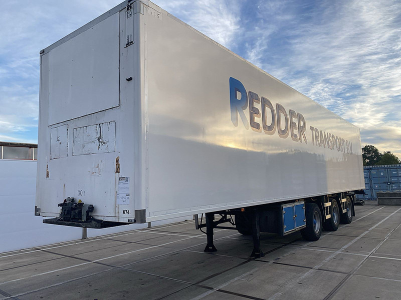 Pacton R3-001 2X STEER AXLE LIFT - Semi-remorque fourgon: photos 1 Pacton R3-001 2X STEER AXLE LIFT - Semi-remorque fourgon: photos 1