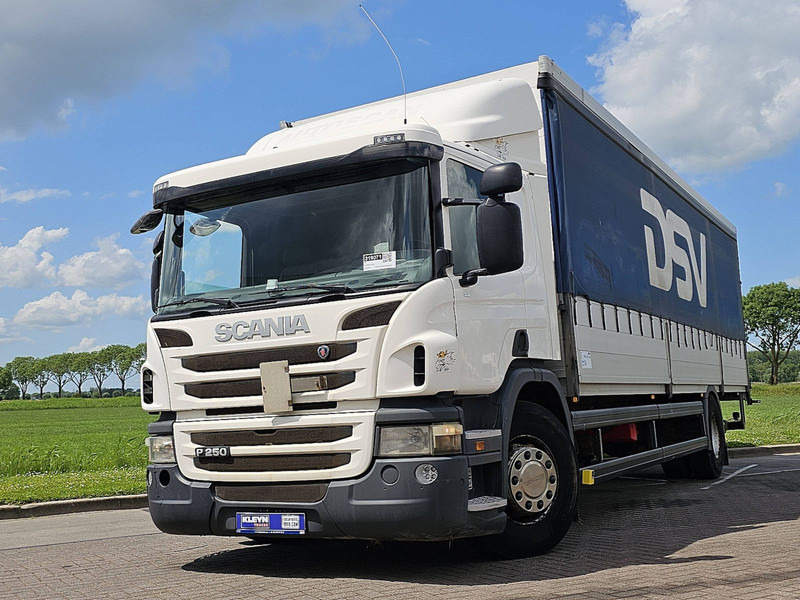Scania P250 4X2 TAILLIFT - Camion à rideaux coulissants: photos 1 Scania P250 4X2 TAILLIFT - Camion à rideaux coulissants: photos 1