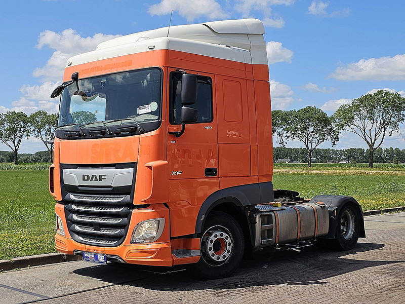 DAF XF 450 - Tracteur routier: photos 2 DAF XF 450 - Tracteur routier: photos 2