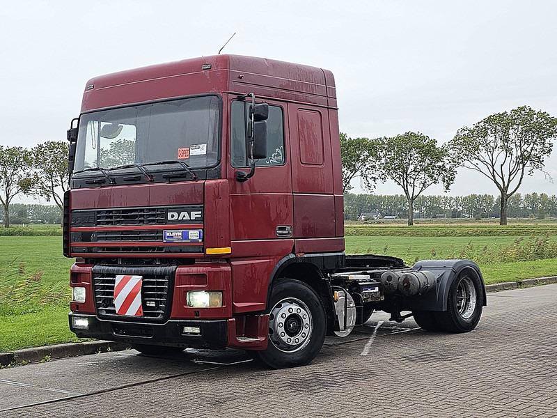 DAF XF 95.380 SPACECAB EURO 2 - Tracteur routier: photos 2 DAF XF 95.380 SPACECAB EURO 2 - Tracteur routier: photos 2