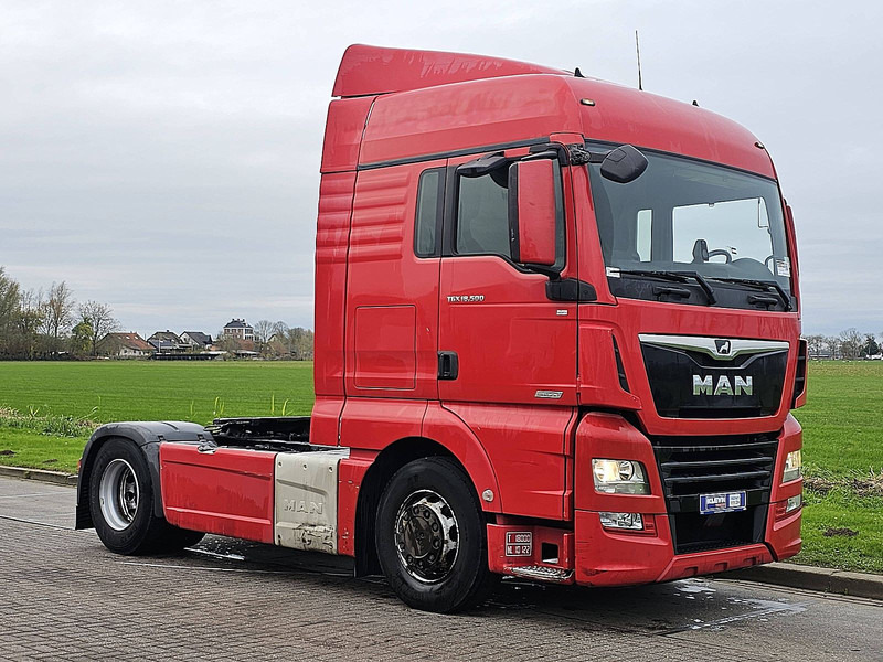 MAN 18.500 TGX XLX SKIRTS RETARDER - Tracteur routier: photos 5 MAN 18.500 TGX XLX SKIRTS RETARDER - Tracteur routier: photos 5