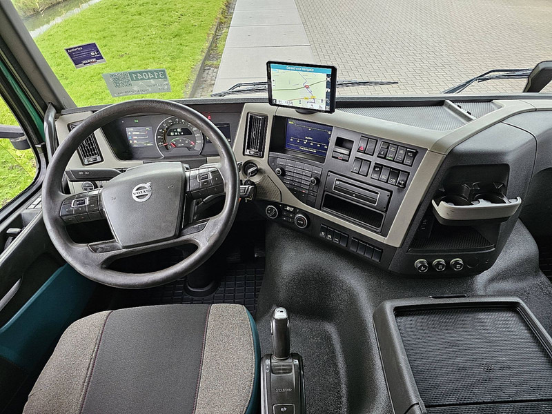 Photo d'intérieur 1: Camion plateau, Camion grue Volvo FM 500 8X2 PK33002 6X HYDR.