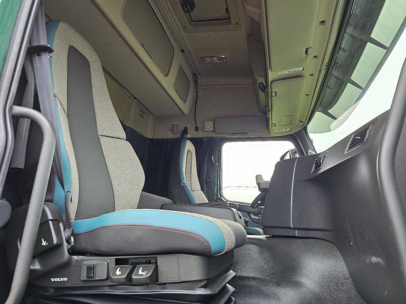 Camion plateau, Camion grue Volvo FM 500 8X2 PK33002 6X HYDR.: photos 7