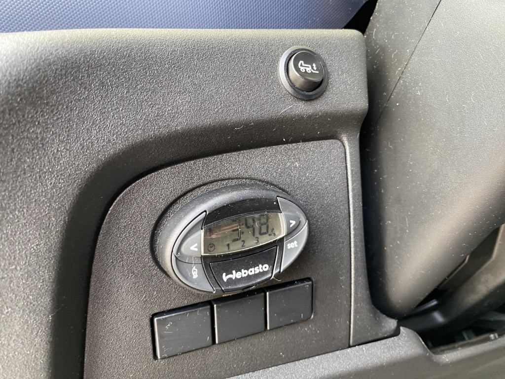 Iveco Daily 65C21 3,6m P+P+LBW Klima Automat. Webasto - Véhicule utilitaire plateau baché: photos 4 Iveco Daily 65C21 3,6m P+P+LBW Klima Automat. Webasto - Véhicule utilitaire plateau baché: photos 4