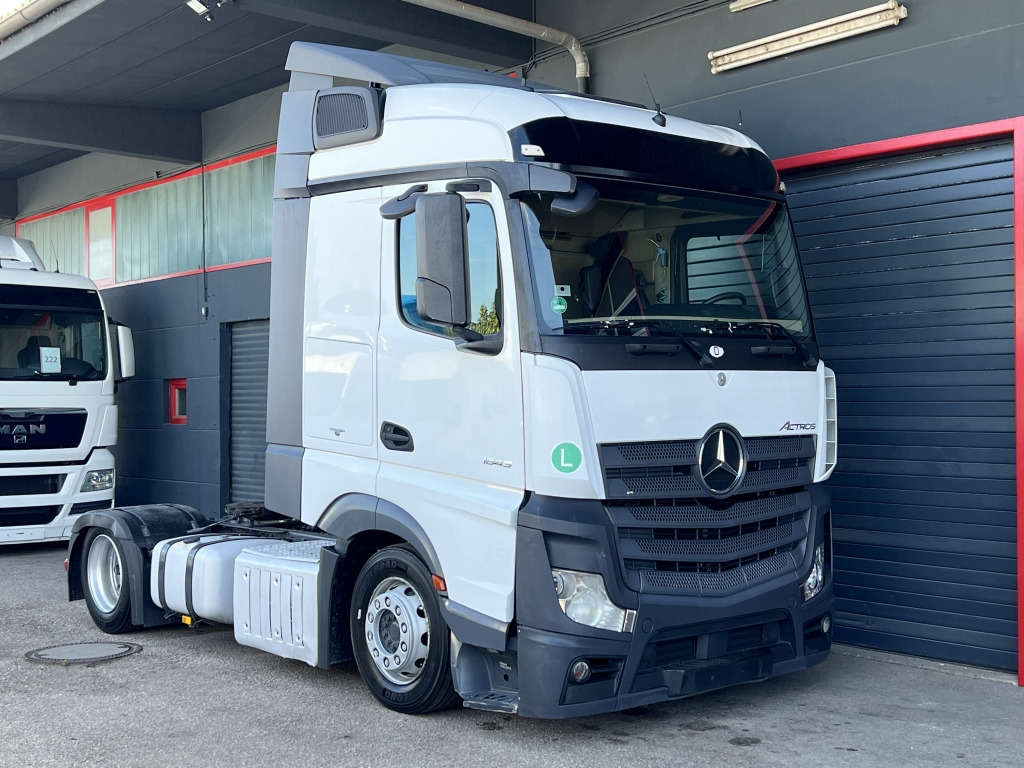 Mercedes-Benz Actros 1843 Euro6 Klimaanlage Motorbremse 2xTank - Tracteur routier: photos 1 Mercedes-Benz Actros 1843 Euro6 Klimaanlage Motorbremse 2xTank - Tracteur routier: photos 1