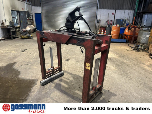 332-V-1100 Palettenzange - Accessoire pour Engins de chantier: photos 2 332-V-1100 Palettenzange - Accessoire pour Engins de chantier: photos 2