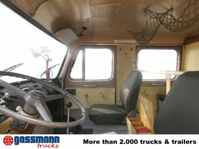 MAN 450 HALF TRO-TLF 16 - Camion de pompier: photos 3 MAN 450 HALF TRO-TLF 16 - Camion de pompier: photos 3