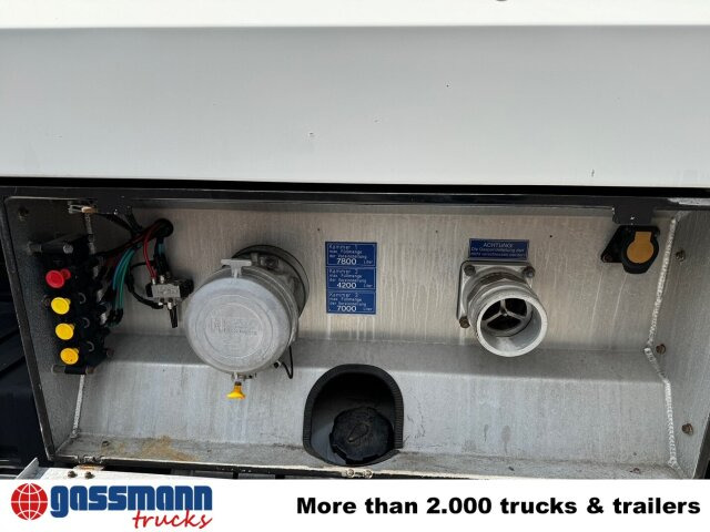 MAN TGA 26.390 6X2-4 BL, Lenk-/Liftachse, Willig - Camion citerne: photos 3 MAN TGA 26.390 6X2-4 BL, Lenk-/Liftachse, Willig - Camion citerne: photos 3