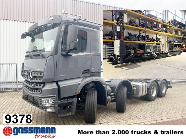 Mercedes-Benz Arocs 3251 L 8x4/4 - Camion ampliroll: photos 1 Mercedes-Benz Arocs 3251 L 8x4/4 - Camion ampliroll: photos 1