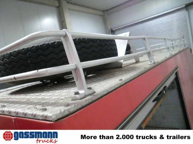 Mercedes-Benz LP 813 4x2 Löschfahrzeug mit Wasserbehälter - Camion de pompier: photos 3 Mercedes-Benz LP 813 4x2 Löschfahrzeug mit Wasserbehälter - Camion de pompier: photos 3