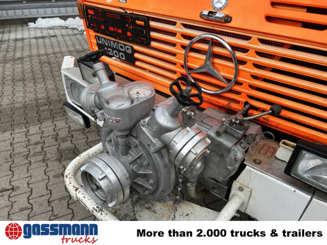 Unimog U 1300 L 4x4 Doka, LF8 - Camion de pompier: photos 2 Unimog U 1300 L 4x4 Doka, LF8 - Camion de pompier: photos 2