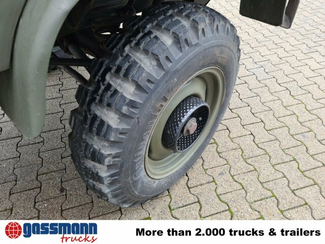 Unimog 404 4x4 S Cabrio, Benziner - Véhicule de voirie/ Spécial: photos 2 Unimog 404 4x4 S Cabrio, Benziner - Véhicule de voirie/ Spécial: photos 2