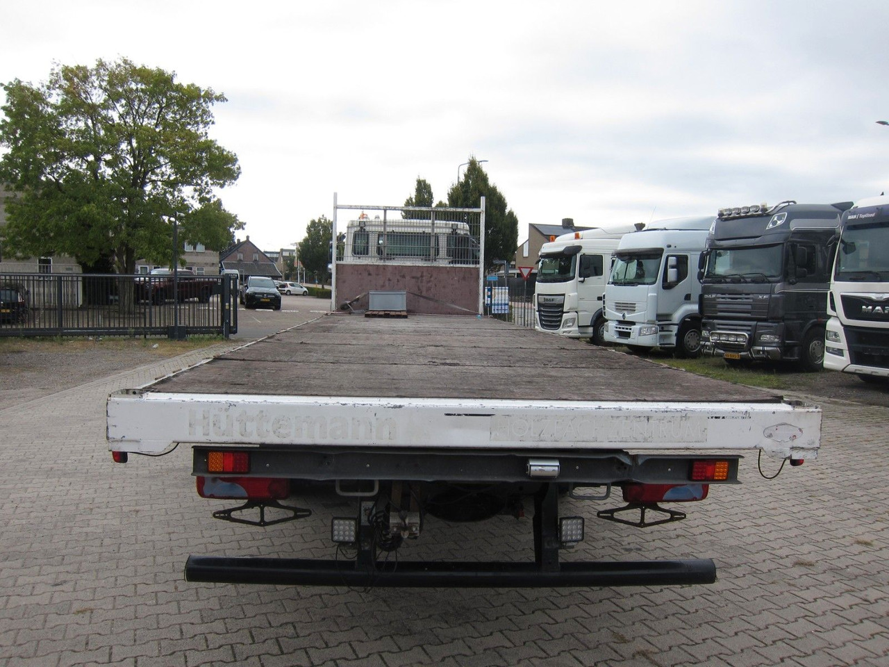 MAN TGM 26 340 6X2*4 BL Plateau Manual - Camion plateau: photos 4 MAN TGM 26 340 6X2*4 BL Plateau Manual - Camion plateau: photos 4