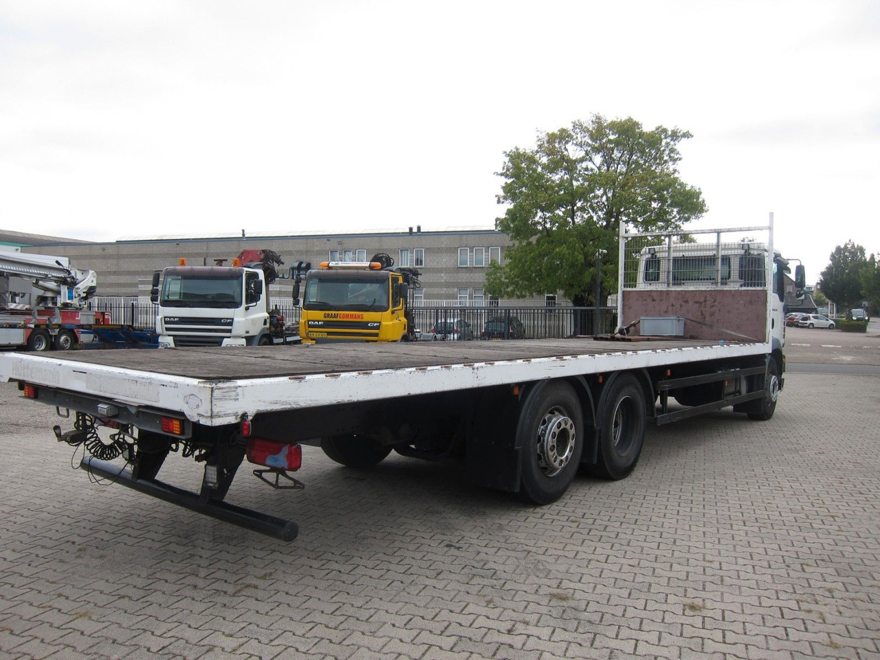 MAN TGM 26 340 6X2*4 BL Plateau Manual - Camion plateau: photos 5 MAN TGM 26 340 6X2*4 BL Plateau Manual - Camion plateau: photos 5