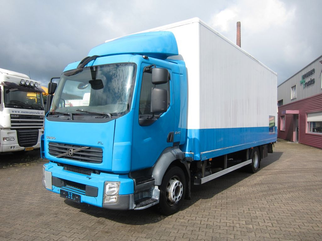 Volvo FL 240 12T Koffer Ladebordwand Manual - Camion fourgon: photos 2 Volvo FL 240 12T Koffer Ladebordwand Manual - Camion fourgon: photos 2