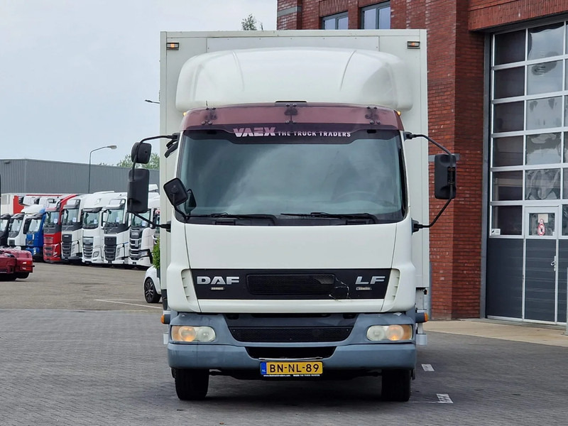 DAF LF 45.170 - Box - Loadlift - Manual gearbox - Old Tacho - Camion fourgon: photos 2 DAF LF 45.170 - Box - Loadlift - Manual gearbox - Old Tacho - Camion fourgon: photos 2