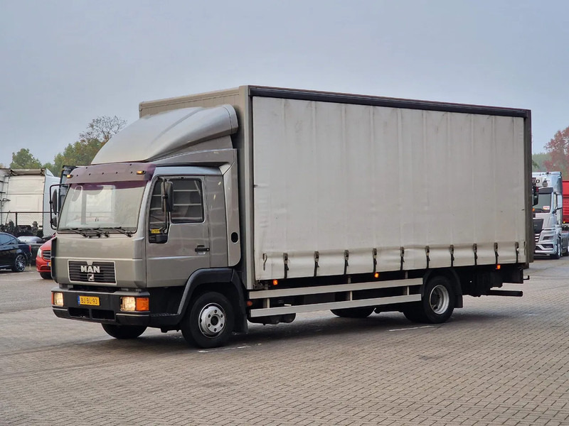 MAN TGL 12.220 LL 4x2 Box , loading lift - Camion fourgon: photos 3 MAN TGL 12.220 LL 4x2 Box , loading lift - Camion fourgon: photos 3