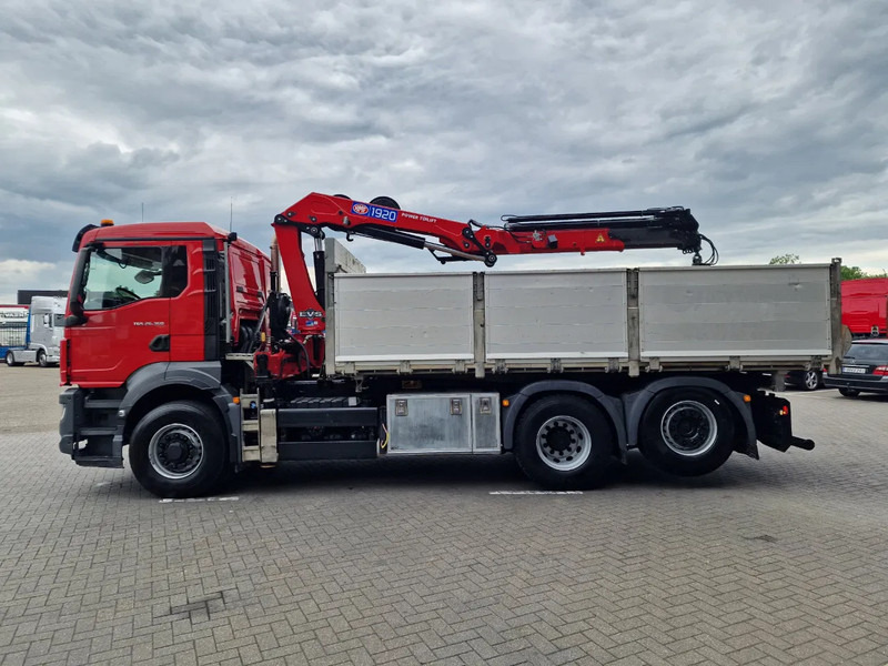MAN TGS 26.360 6x4 Hydrodrive / Crane HMF1920K-RCS / 3 way tipper HMF / Low KM 110.700! - Camion grue: photos 5 MAN TGS 26.360 6x4 Hydrodrive / Crane HMF1920K-RCS / 3 way tipper HMF / Low KM 110.700! - Camion grue: photos 5