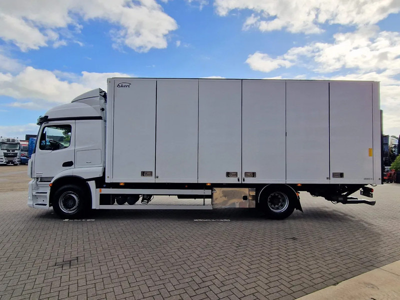 Mercedes-Benz Actros 1833 4x2 - Box with sidedoors - Loadlift - Full air - Mirror cam - Camion fourgon: photos 5 Mercedes-Benz Actros 1833 4x2 - Box with sidedoors - Loadlift - Full air - Mirror cam - Camion fourgon: photos 5