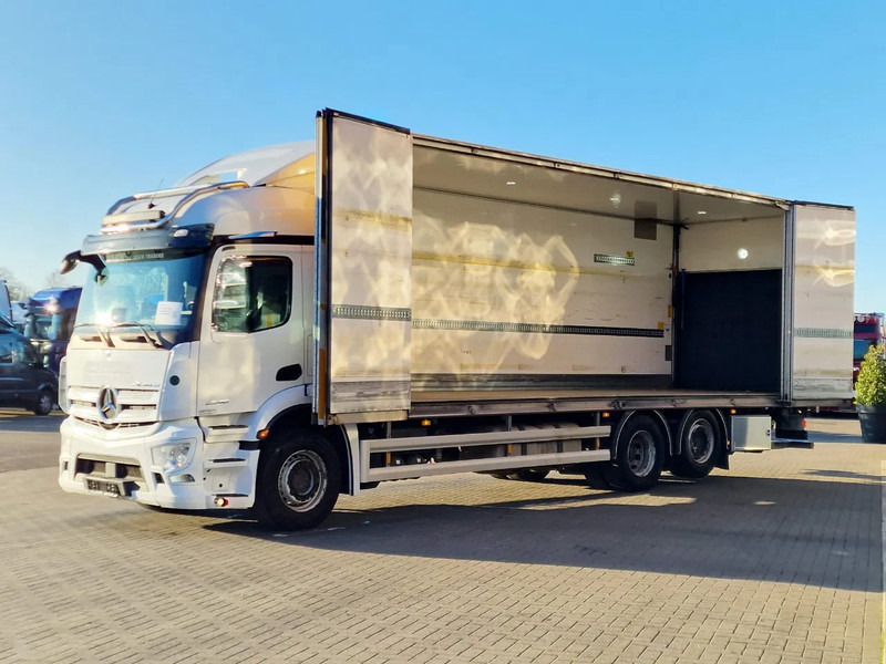 Mercedes-Benz Actros 2546 6x2 Streamspace - Box with sidedoors - Loadlift - Full air - 5.50 WB - Camion fourgon: photos 4 Mercedes-Benz Actros 2546 6x2 Streamspace - Box with sidedoors - Loadlift - Full air - 5.50 WB - Camion fourgon: photos 4