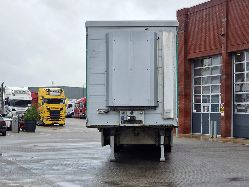 Pezzaioli 4 deck - Water & Ventilation - Lifting floors - Lifting roof - Semi-remorque bétaillère: photos 3 Pezzaioli 4 deck - Water & Ventilation - Lifting floors - Lifting roof - Semi-remorque bétaillère: photos 3