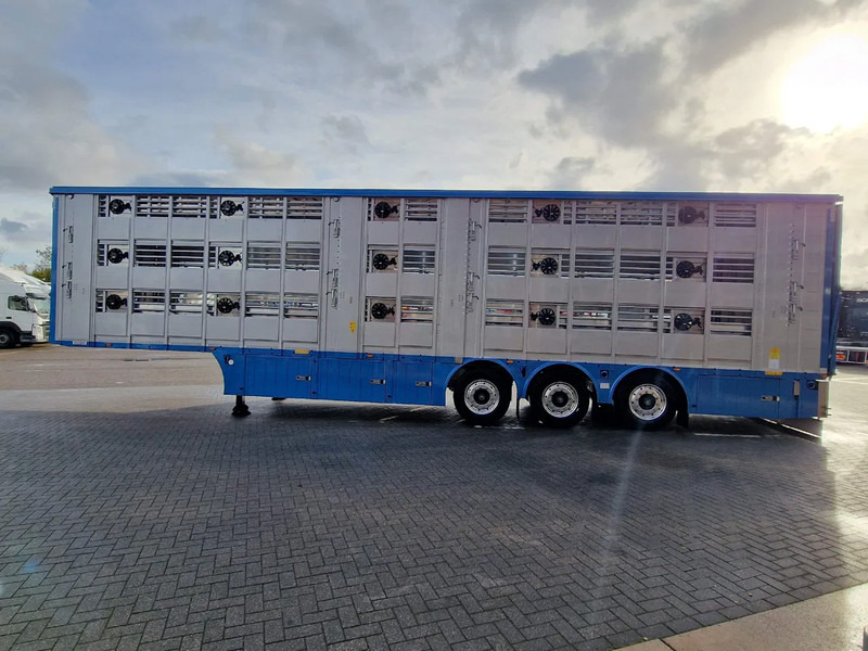 Pezzaioli New 3 stock livestock trailer 95.4M2 - Water & Ventilation - Lifting floors - Lifting roof - Lift axle - Semi-remorque bétaillère: photos 5 Pezzaioli New 3 stock livestock trailer 95.4M2 - Water & Ventilation - Lifting floors - Lifting roof - Lift axle - Semi-remorque bétaillère: photos 5