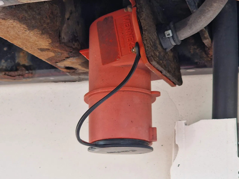 Camion frigorifique Scania R500 NGS B6X2NB / Trailer-Bygg 12-2004 / Frigobox Sidedoors / Rohrbahen / hooks: photos 14