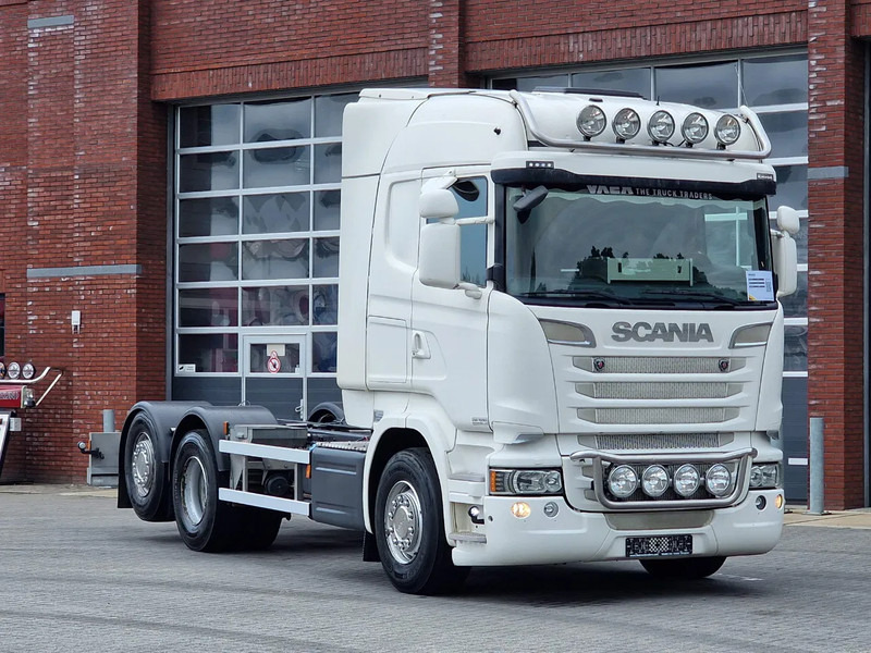 Scania R580 V8 Highline 6x2*4 - Chassis - Retarder - Steering axle - 410 WB - Custom interior - Full air - Châssis cabine: photos 1 Scania R580 V8 Highline 6x2*4 - Chassis - Retarder - Steering axle - 410 WB - Custom interior - Full air - Châssis cabine: photos 1