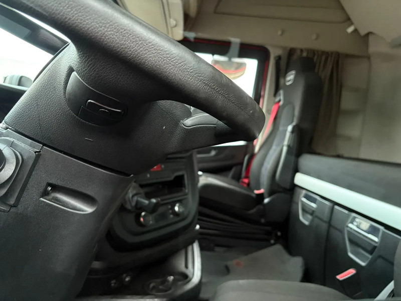 Iveco S-WAY 460 LNG - 4x2 - Retarder - Full air - Tracteur routier: photos 4 Iveco S-WAY 460 LNG - 4x2 - Retarder - Full air - Tracteur routier: photos 4