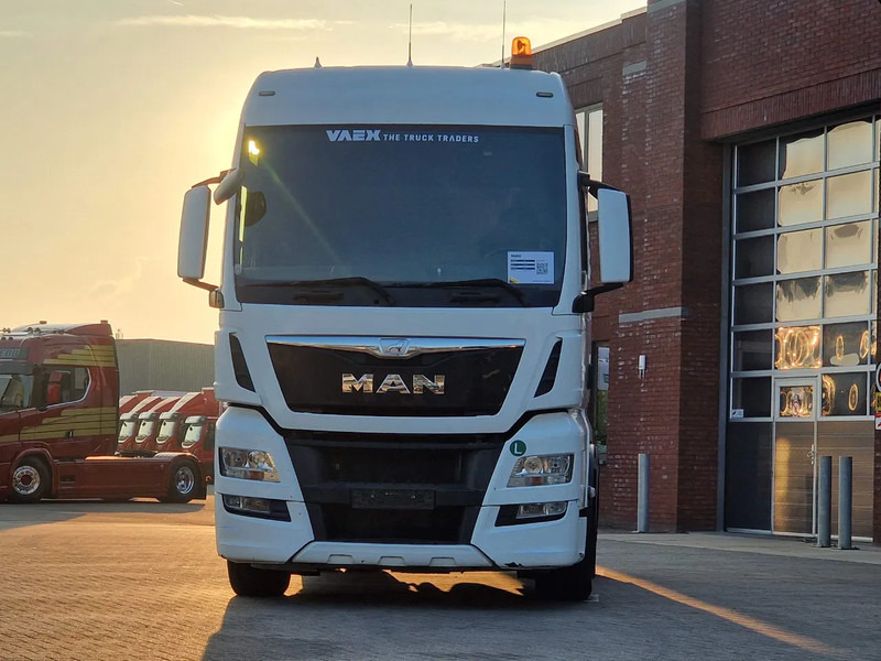 MAN TGX 18.480 4x2 - Intarder/Retarder - PTO/Hydraulic - Euro 6 - Tracteur routier: photos 2 MAN TGX 18.480 4x2 - Intarder/Retarder - PTO/Hydraulic - Euro 6 - Tracteur routier: photos 2