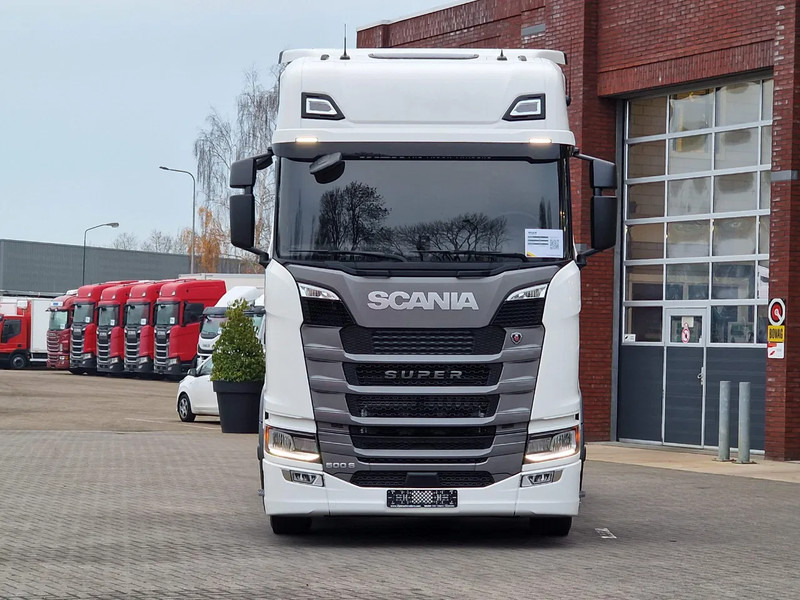 Scania 500S NGS Highline 4x2 - NEW - Retarder - Full air - New dashboard - Led - Full spoiler - 2x tank - Tracteur routier: photos 2 Scania 500S NGS Highline 4x2 - NEW - Retarder - Full air - New dashboard - Led - Full spoiler - 2x tank - Tracteur routier: photos 2
