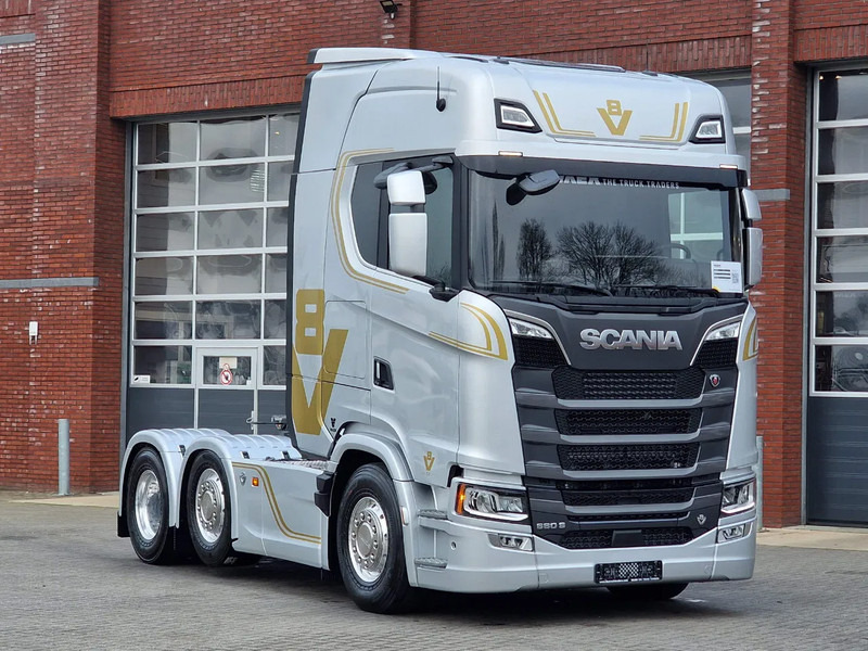 Scania 660S V8 NGS Highline 6x2/4 - New - Full spec - Retarder - Night clima - Led - Leather - Navi - Tracteur routier: photos 1 Scania 660S V8 NGS Highline 6x2/4 - New - Full spec - Retarder - Night clima - Led - Leather - Navi - Tracteur routier: photos 1