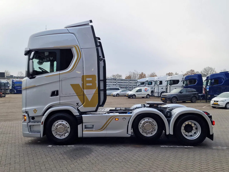 Scania 660S V8 NGS Highline 6x2/4 - New - Full spec - Retarder - Night clima - Led - Leather - Navi - Tracteur routier: photos 4 Scania 660S V8 NGS Highline 6x2/4 - New - Full spec - Retarder - Night clima - Led - Leather - Navi - Tracteur routier: photos 4
