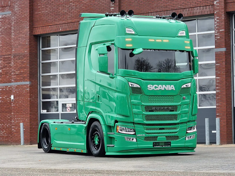 Scania S460 Highline 4x2 - NEW - Full spec - Custom exterior - Full air - Retarder - Show truck - Tracteur routier: photos 1 Scania S460 Highline 4x2 - NEW - Full spec - Custom exterior - Full air - Retarder - Show truck - Tracteur routier: photos 1
