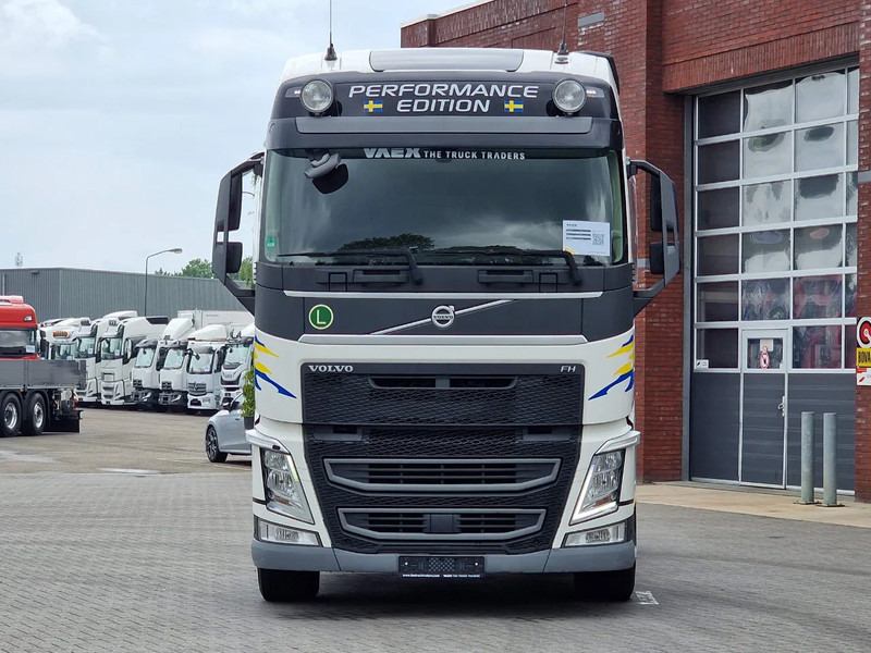 Volvo FH 13.500 Globetrotter 4x2 - I parkcool - Full air - Low KM 347Tkm - Fridge - Tracteur routier: photos 3 Volvo FH 13.500 Globetrotter 4x2 - I parkcool - Full air - Low KM 347Tkm - Fridge - Tracteur routier: photos 3