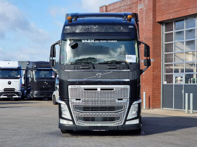 Volvo FH 13.540 Globetrotter 6x2 - Full air - VEB+ - Led - Tracteur routier: photos 2 Volvo FH 13.540 Globetrotter 6x2 - Full air - VEB+ - Led - Tracteur routier: photos 2