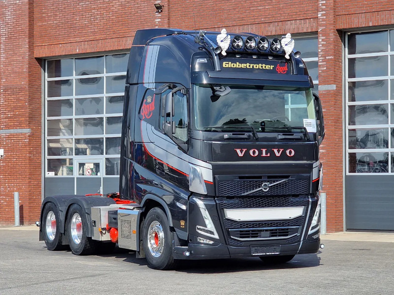 Volvo FH 13.540 Globetrotterl XL 6x4 - Royal - Retarder - Full air - 3.40 WB - Low KM - Tracteur routier: photos 1 Volvo FH 13.540 Globetrotterl XL 6x4 - Royal - Retarder - Full air - 3.40 WB - Low KM - Tracteur routier: photos 1