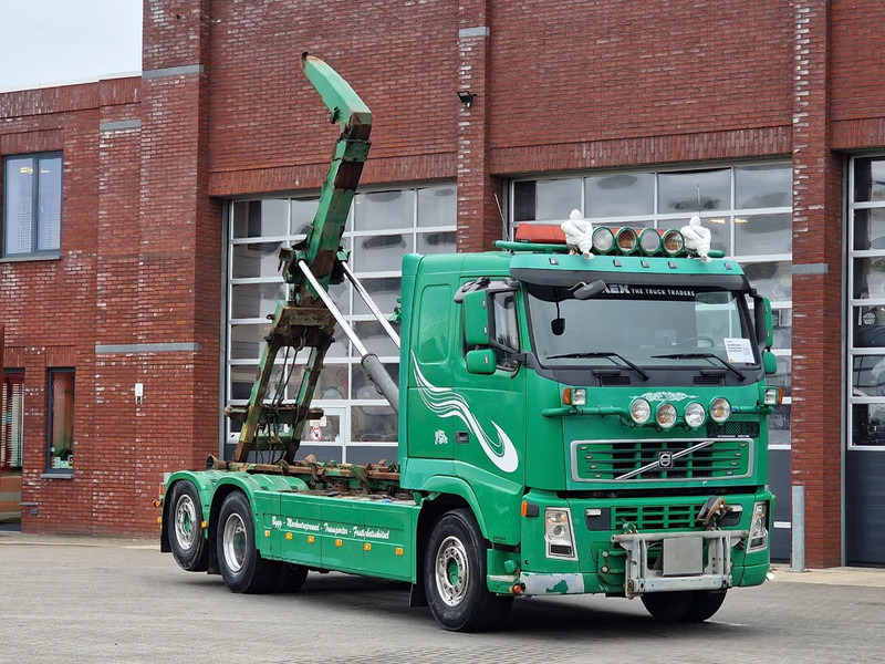 Volvo FH 13.440 6x2*4 - HIAB Hooklift 17T - Euro 5 - I shift - Steering axle - Camion ampliroll: photos 1 Volvo FH 13.440 6x2*4 - HIAB Hooklift 17T - Euro 5 - I shift - Steering axle - Camion ampliroll: photos 1