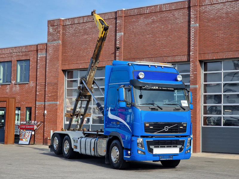 Volvo FH 16.700 Globetrotter 6x2*4 - Palfinger T20 Hook - Retarder - Steering axle - Camion ampliroll: photos 1 Volvo FH 16.700 Globetrotter 6x2*4 - Palfinger T20 Hook - Retarder - Steering axle - Camion ampliroll: photos 1