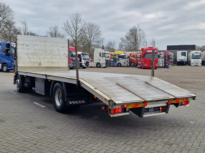 Volvo FL 240 - 4x2 - Manual gearbox - Flatbed / Car transport - Full air - Camion porte-voitures: photos 5 Volvo FL 240 - 4x2 - Manual gearbox - Flatbed / Car transport - Full air - Camion porte-voitures: photos 5